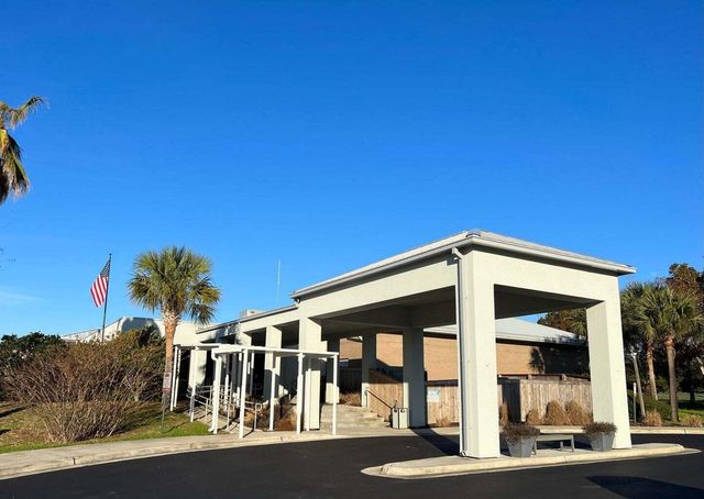 7456 Woodmont Road, Navarre, FL 32566