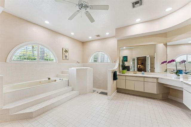 628 E CLUB CIRCLE, Longwood, FL 32779