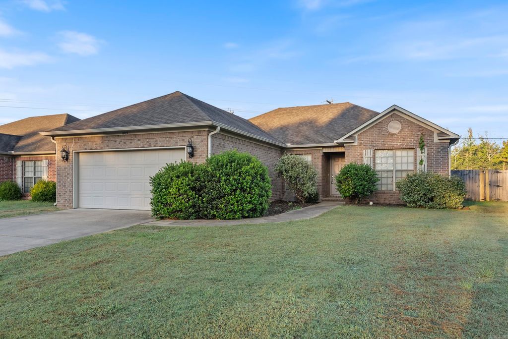 1005 Wineberry, Conway, AR 72034