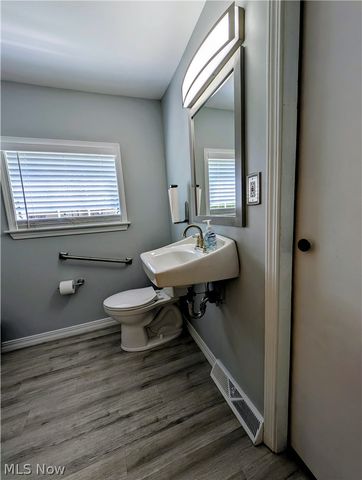 17991 Mahoning Avenue, Lake Milton, OH 44429