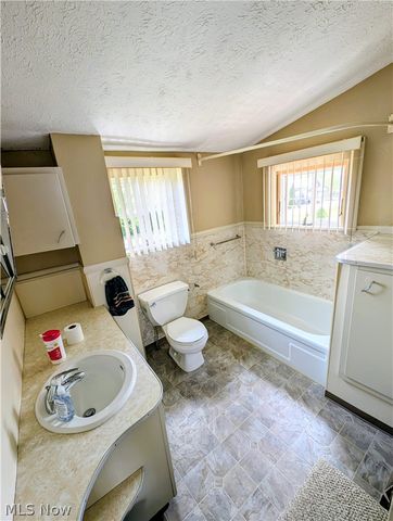 17991 Mahoning Avenue, Lake Milton, OH 44429