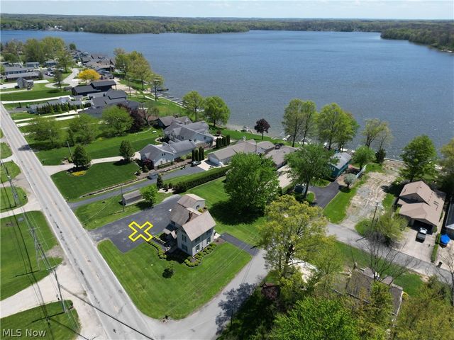 17991 Mahoning Avenue, Lake Milton, OH 44429