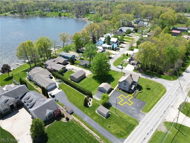 17991 Mahoning Avenue, Lake Milton, OH 44429