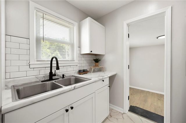 1306 Gibbs Road, Kansas City, KS 66103