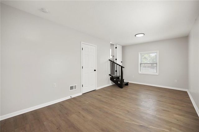 1306 Gibbs Road, Kansas City, KS 66103