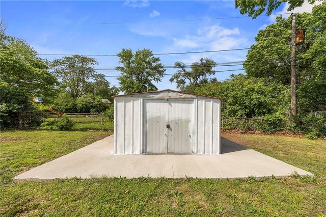 1306 Gibbs Road, Kansas City, KS 66103