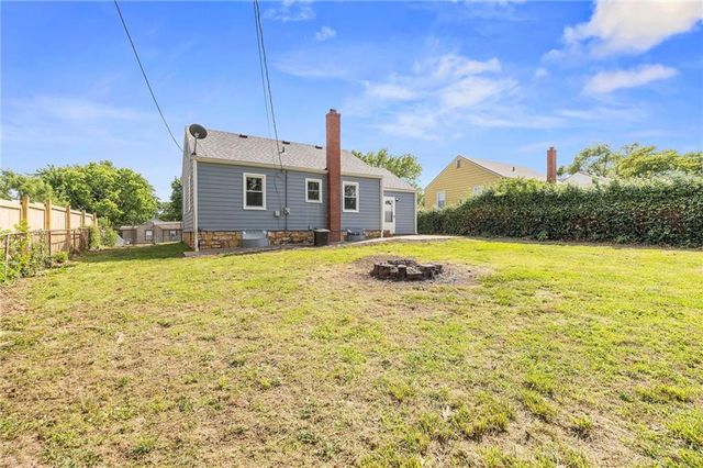 1306 Gibbs Road, Kansas City, KS 66103