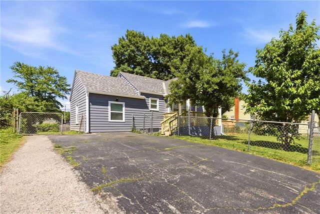 1306 Gibbs Road, Kansas City, KS 66103