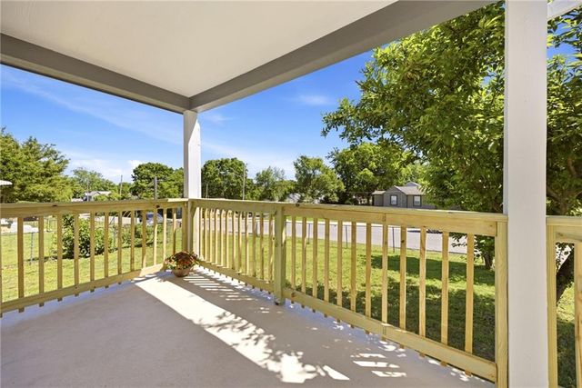 1306 Gibbs Road, Kansas City, KS 66103