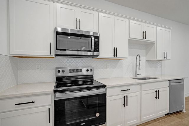 8355 NW 7th Place, Plantation, FL 33324