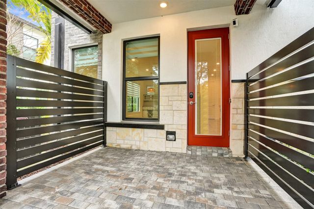 8355 NW 7th Place, Plantation, FL 33324