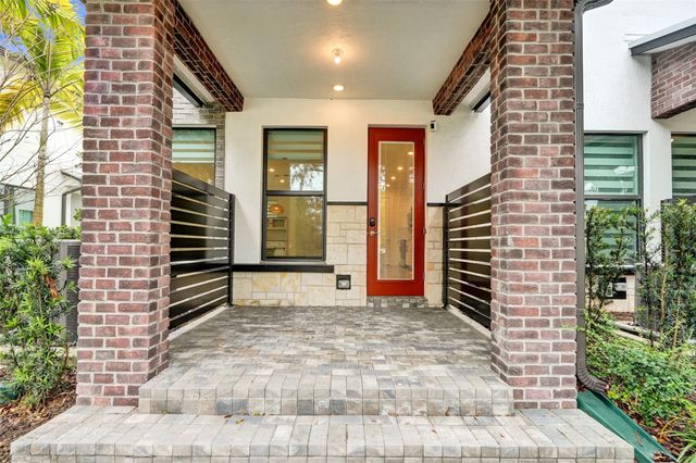 8355 NW 7th Place, Plantation, FL 33324