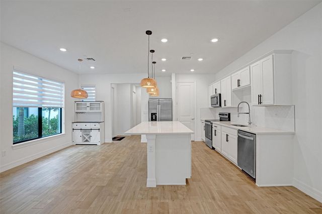 8355 NW 7th Place, Plantation, FL 33324