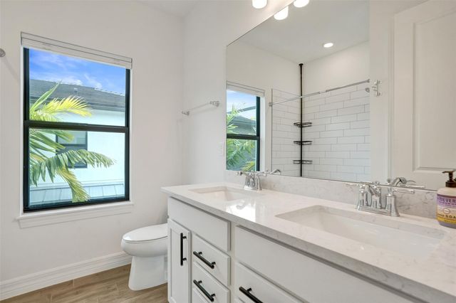 8355 NW 7th Place, Plantation, FL 33324