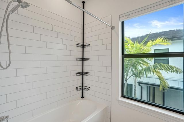 8355 NW 7th Place, Plantation, FL 33324