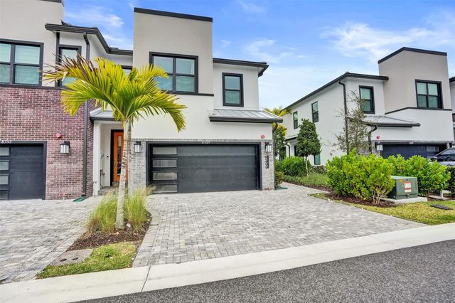 8355 NW 7th Place, Plantation, FL 33324