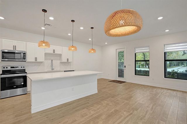 8355 NW 7th Place, Plantation, FL 33324