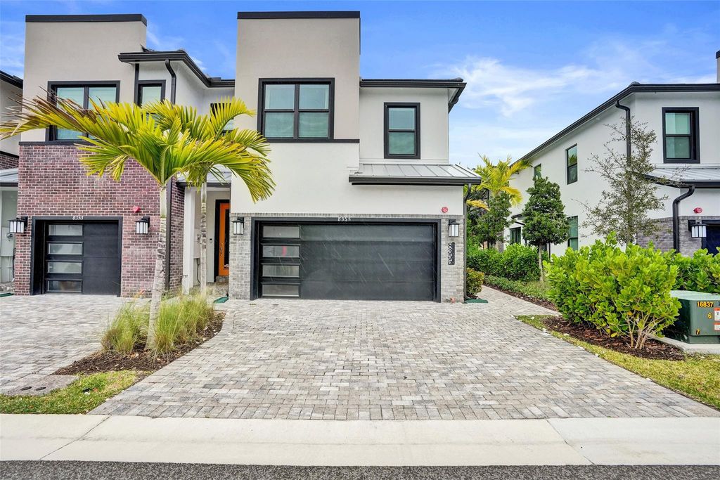 8355 NW 7th Place, Plantation, FL 33324