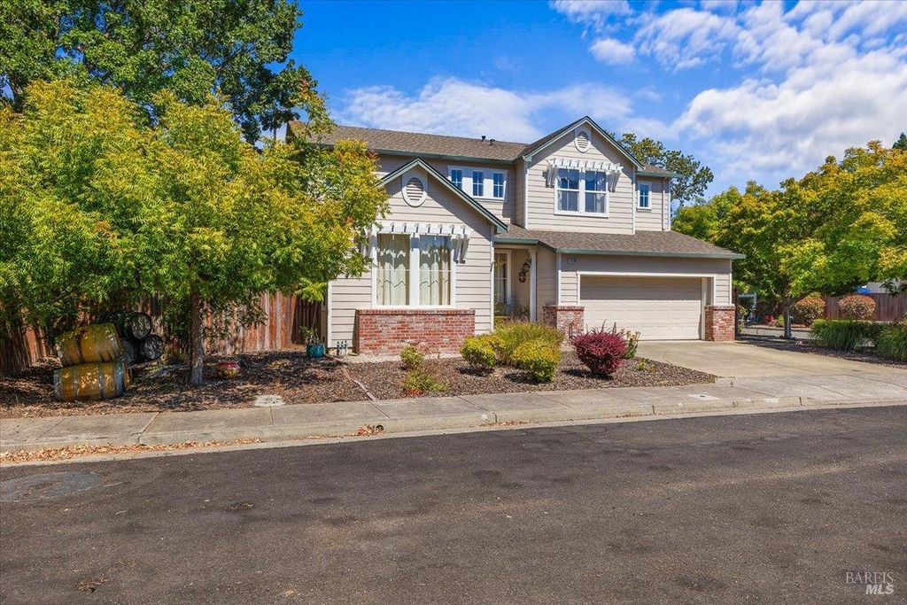 1336 Funston Dr, Santa Rosa, CA 95407