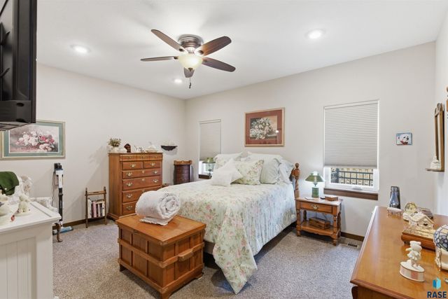 313 S Spring Pl Place, Brandon, SD 57005