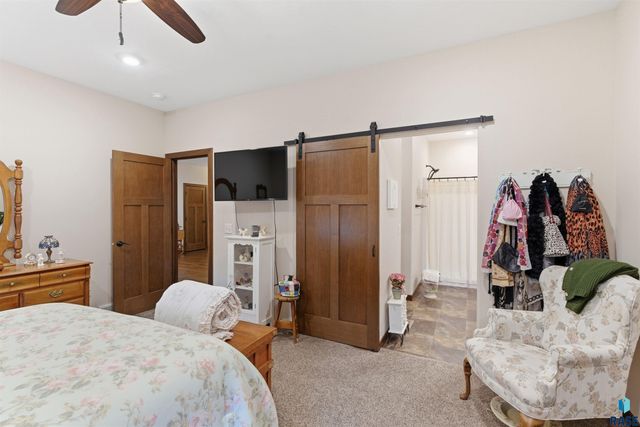 313 S Spring Pl Place, Brandon, SD 57005