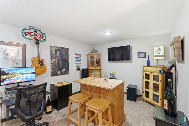 313 S Spring Pl Place, Brandon, SD 57005