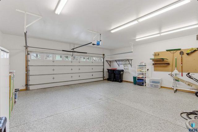 313 S Spring Pl Place, Brandon, SD 57005