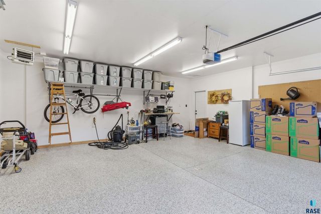 313 S Spring Pl Place, Brandon, SD 57005