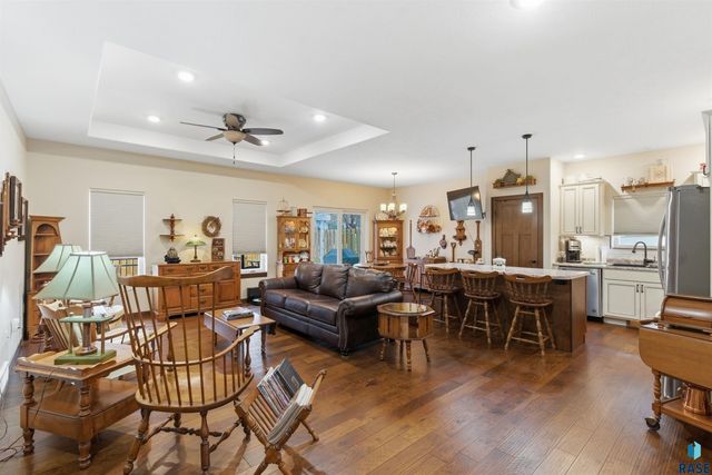 313 S Spring Pl Place, Brandon, SD 57005