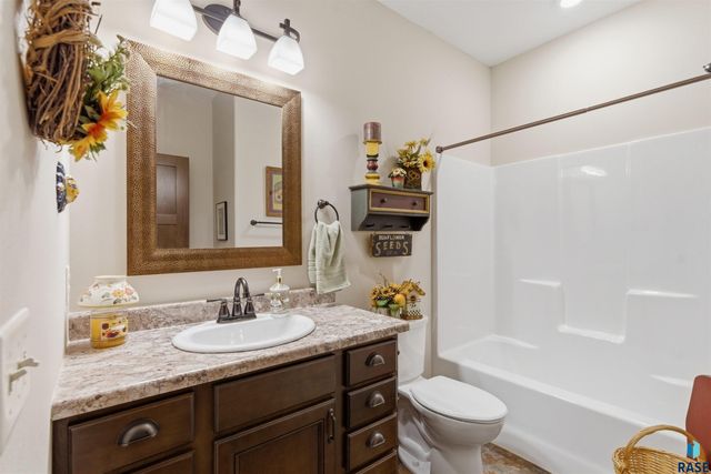 313 S Spring Pl Place, Brandon, SD 57005