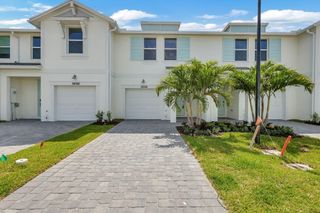 5694 SE EDGEWATER Circle, Stuart, FL 34997