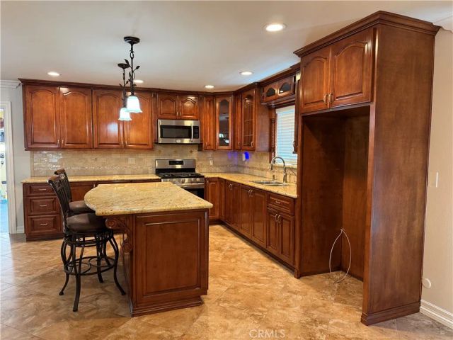 1916 S Wood, Santa Ana, CA 92704
