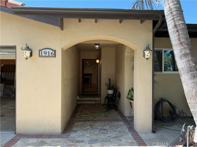 1916 S Wood, Santa Ana, CA 92704