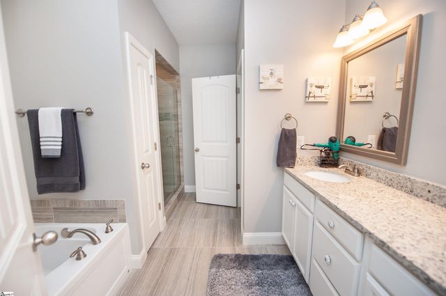 642 Cub Branch Drive, Spartanburg, SC 29301