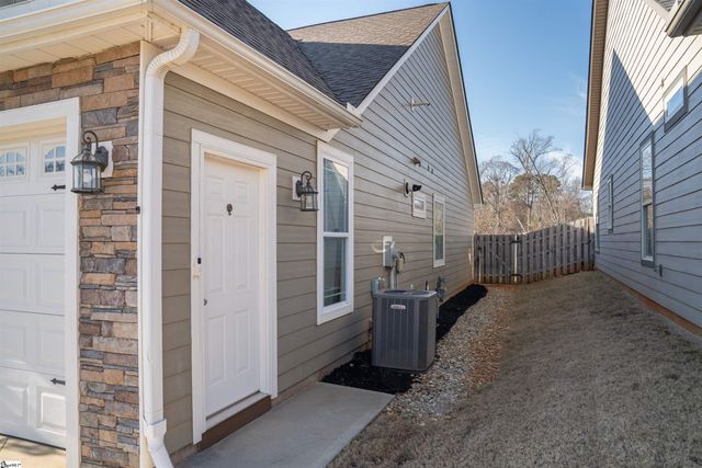 642 Cub Branch Drive, Spartanburg, SC 29301