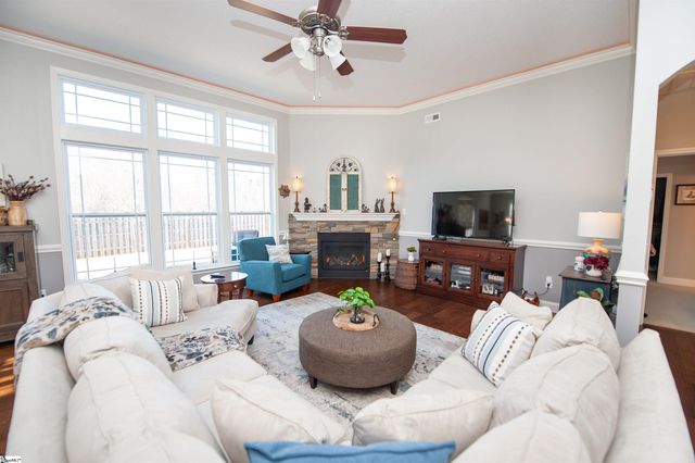 642 Cub Branch Drive, Spartanburg, SC 29301