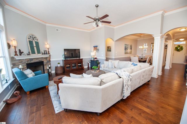 642 Cub Branch Drive, Spartanburg, SC 29301