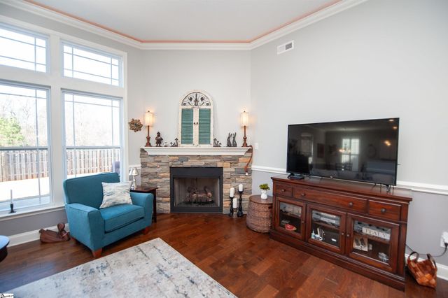 642 Cub Branch Drive, Spartanburg, SC 29301