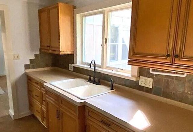 611 Robin Road, Ann Arbor, MI 48103
