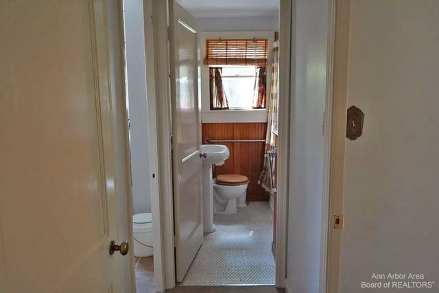 611 Robin Road, Ann Arbor, MI 48103