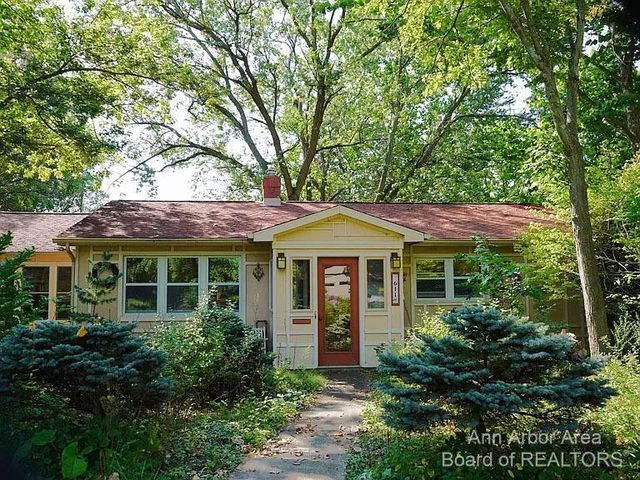 611 Robin Road, Ann Arbor, MI 48103