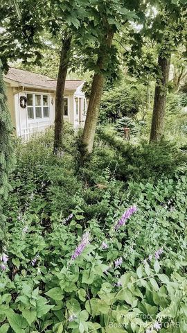 611 Robin Road, Ann Arbor, MI 48103