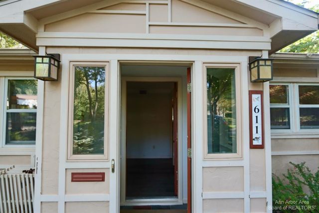 611 Robin Road, Ann Arbor, MI 48103
