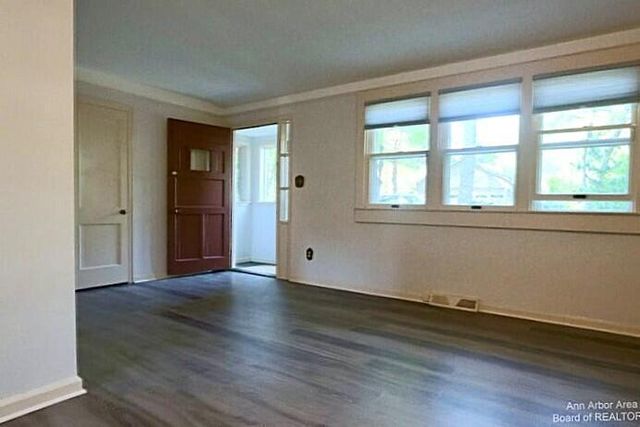 611 Robin Road, Ann Arbor, MI 48103