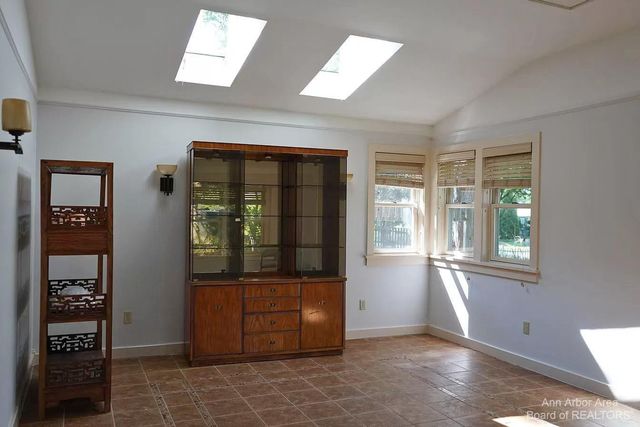 611 Robin Road, Ann Arbor, MI 48103