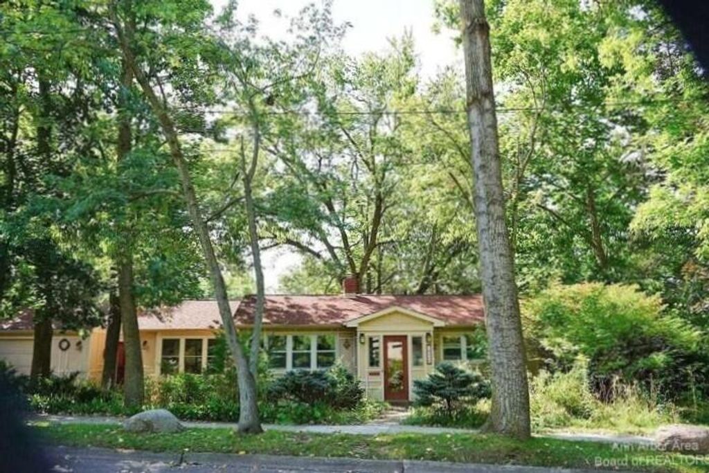 611 Robin Road, Ann Arbor, MI 48103