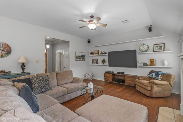 4228 Parkridge Drive, Benton, LA 71006