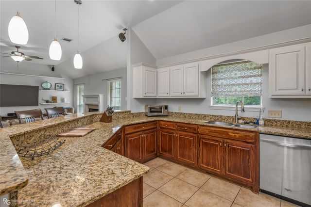 4228 Parkridge Drive, Benton, LA 71006