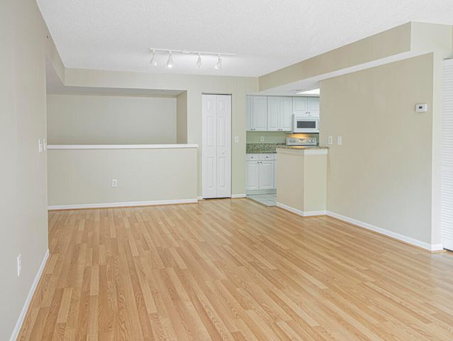 100 CRESTWOOD Court N 109, Royal Palm Beach, FL 33411