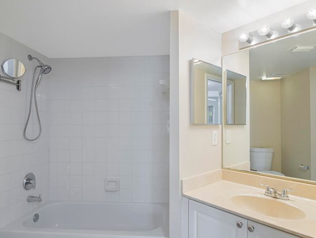 100 CRESTWOOD Court N 109, Royal Palm Beach, FL 33411